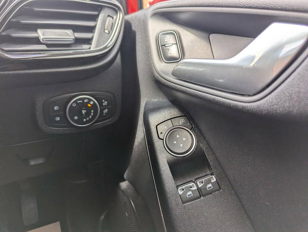 Ford Fiesta 1.1 Zetec Red #4