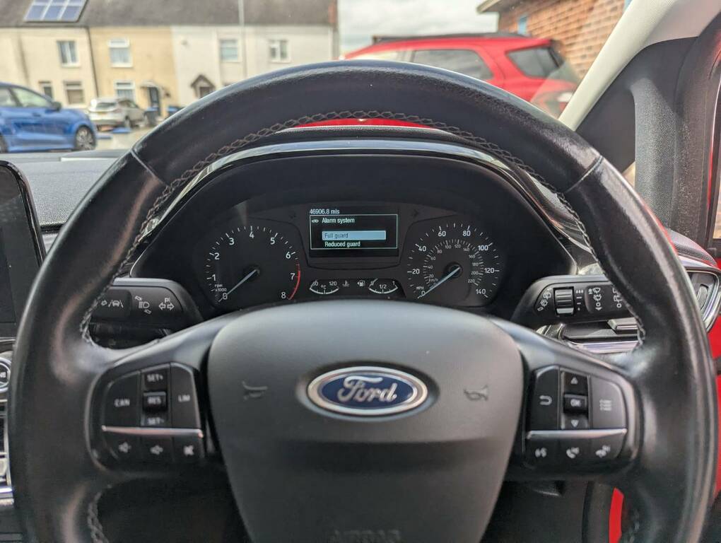 Ford Fiesta 1.1 Zetec Red #6