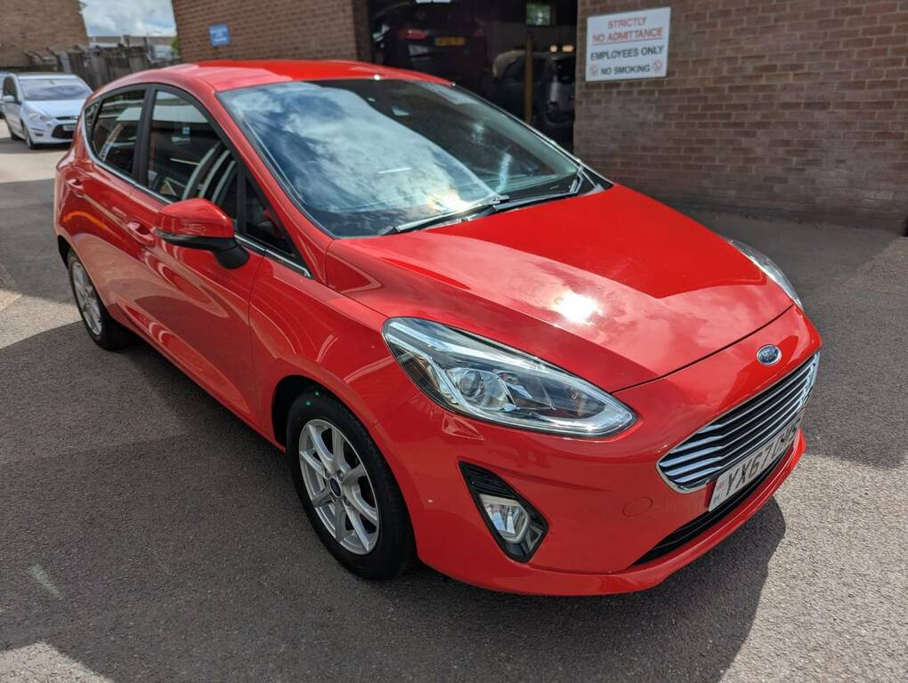 Ford Fiesta 1.1 Zetec Red