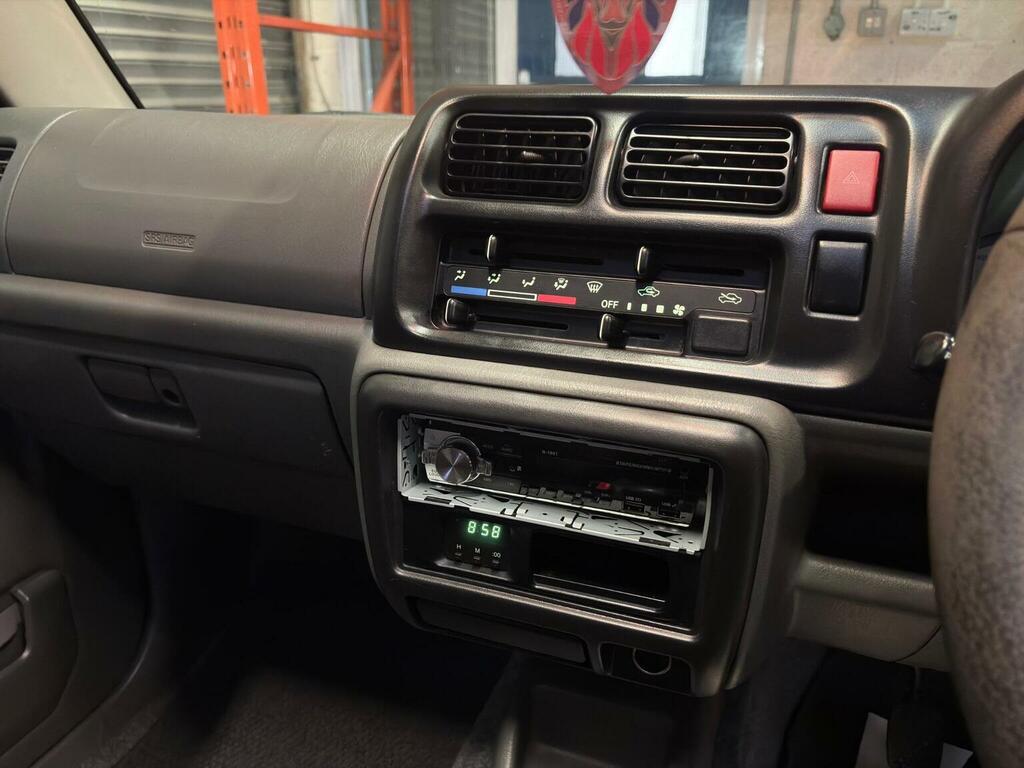 Suzuki Jimny 1.3 Mode Silver #31