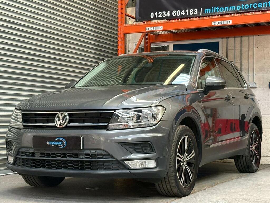 Volkswagen Tiguan 2.0 Tdi Bluemotion Tech Se Navigation 4Motion Euro Grey #4