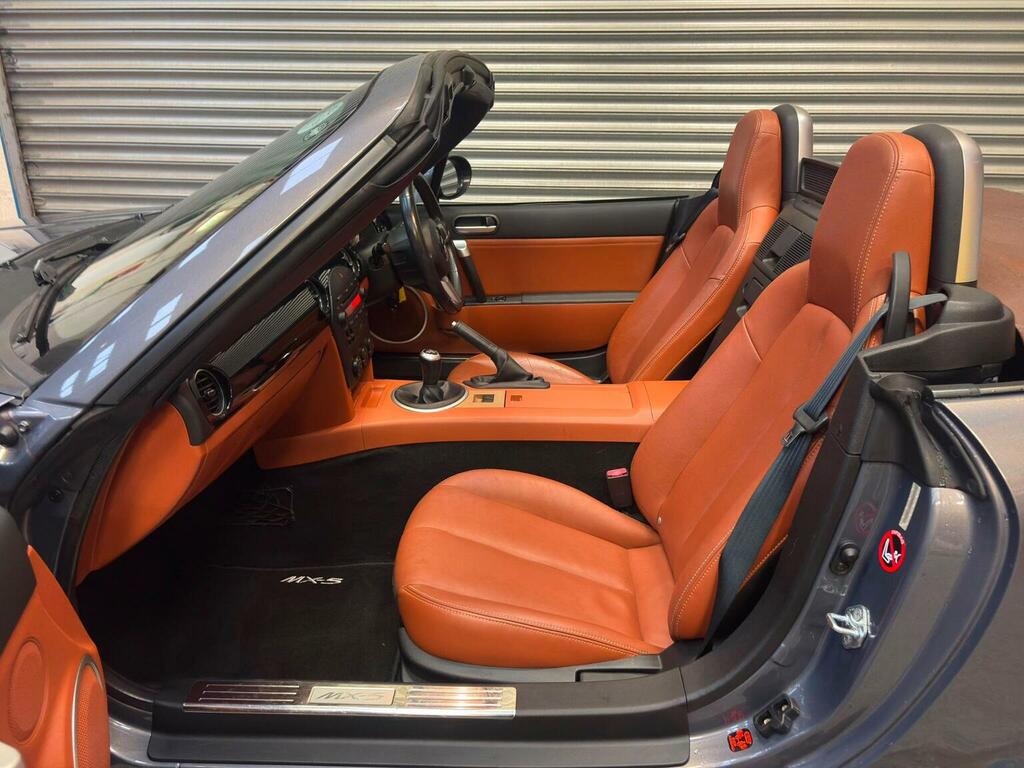 Mazda MX-5 2L Null Red #27