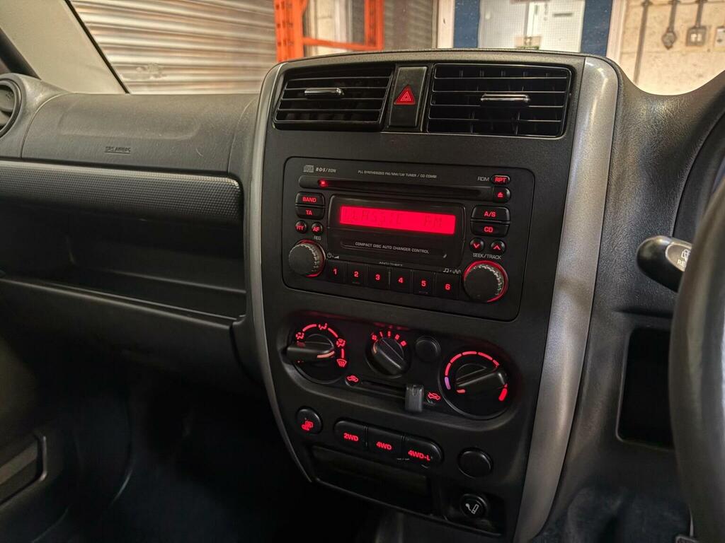 Suzuki Jimny Jlx Silver #32