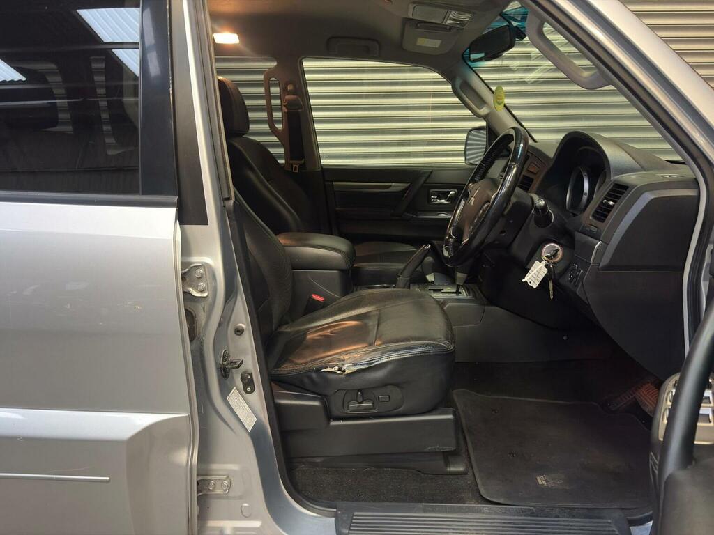 Mitsubishi Shogun 3.2 Di-dc Diamond 4Wd Euro 4 Black #24