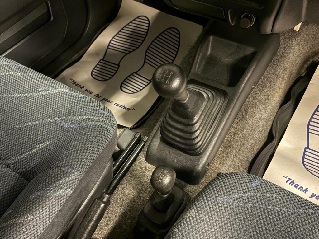 Suzuki Jimny 1.3 Mode Black #31