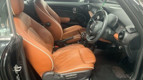 Mini Convertible 1.5 Cooper Exclusive Black #4