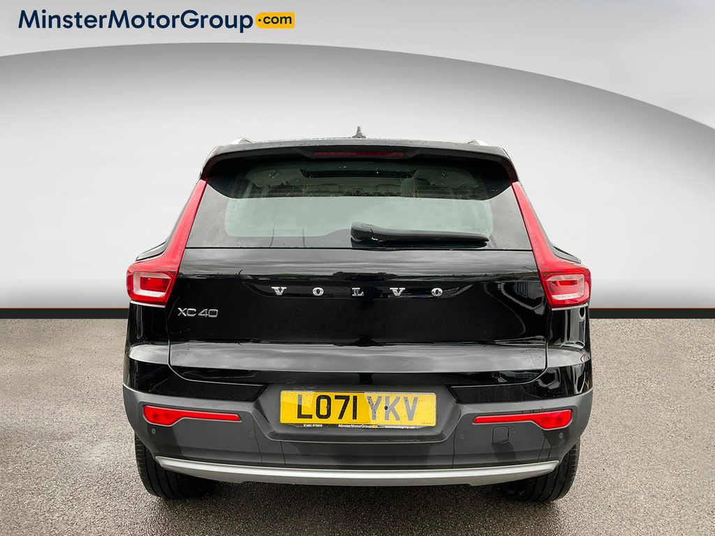 Volvo XC40 Inscription T4 Recharge A LO71YKV Black #3