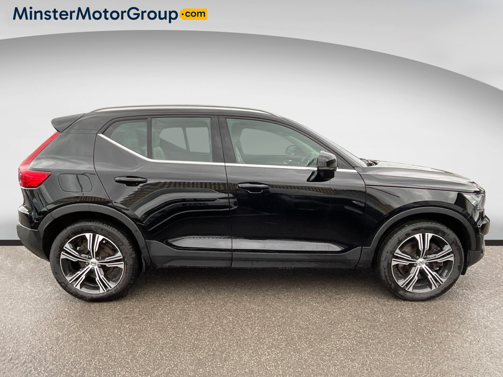 Volvo XC40 Inscription T4 Recharge A LO71YKV Black #2