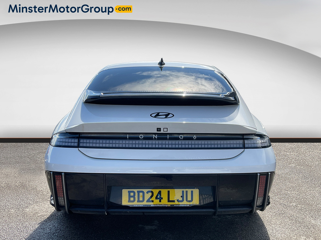 Hyundai Ioniq 6 First Edition Ev 4X4 White #3