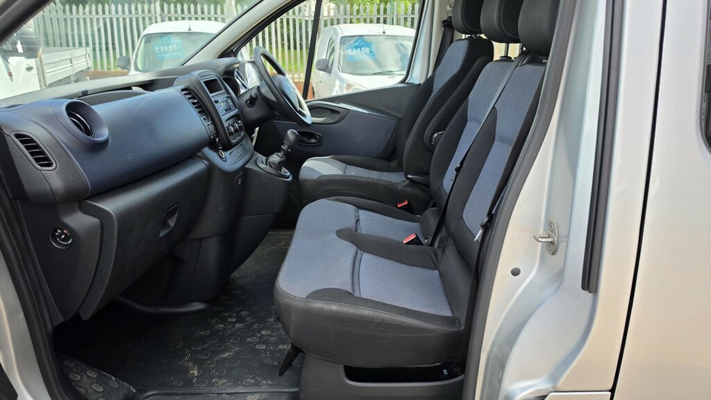 Vauxhall Vivaro 1.5-Turbo-d-2900-dynamic White #16