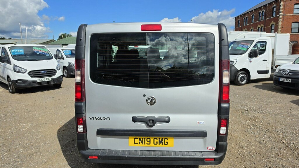 Vauxhall Vivaro 1.5-Turbo-d-2900-dynamic White #8