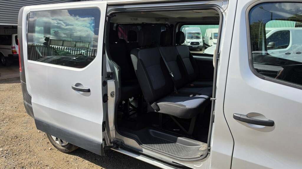 Vauxhall Vivaro 1.5-Turbo-d-2900-dynamic White #11