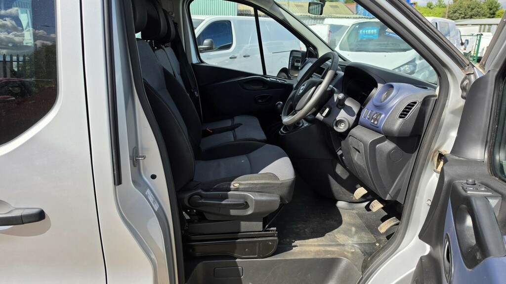 Vauxhall Vivaro 1.5-Turbo-d-2900-dynamic White #14
