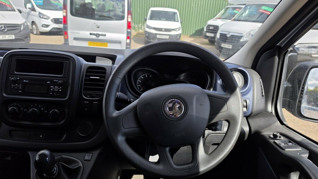 Vauxhall Vivaro 1.5-Turbo-d-2900-dynamic White #18