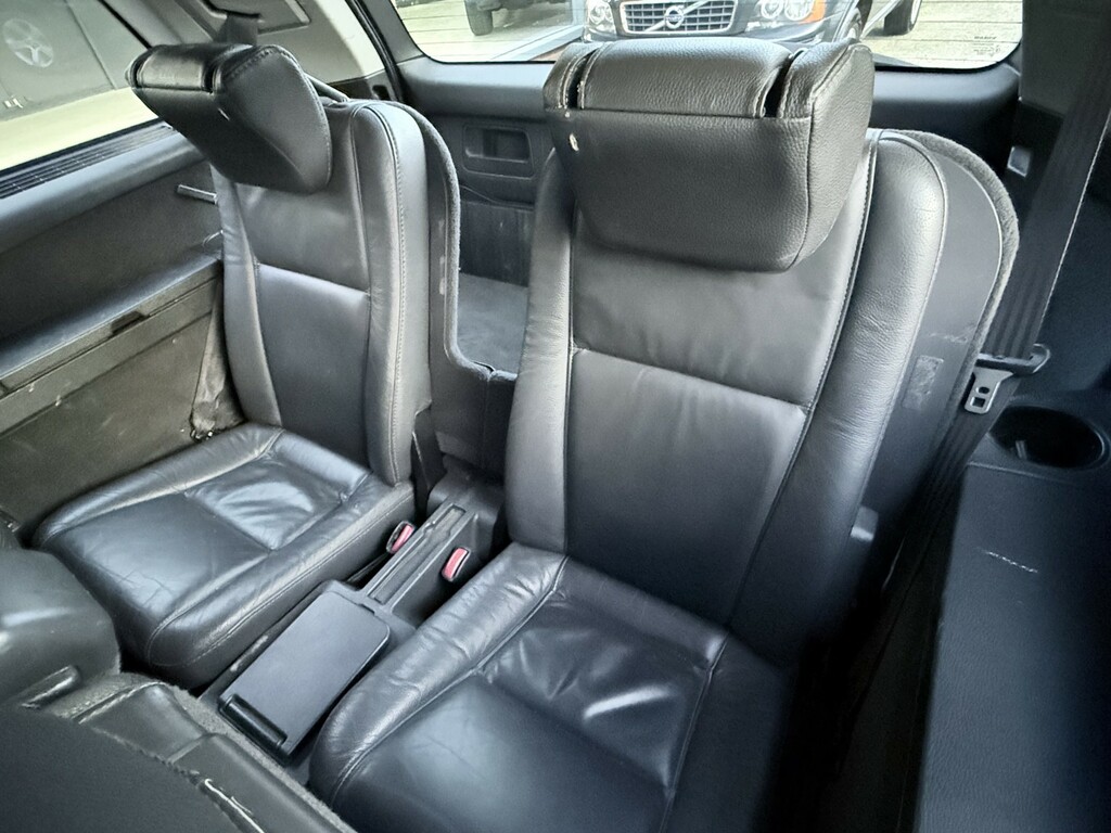 Volvo XC90 Estate Blue #37