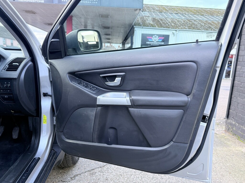 Volvo XC90 Estate Blue #41