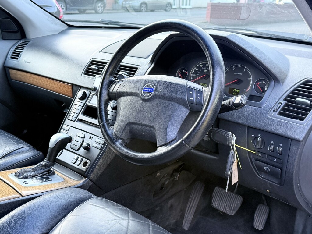 Volvo XC90 Estate Blue #26