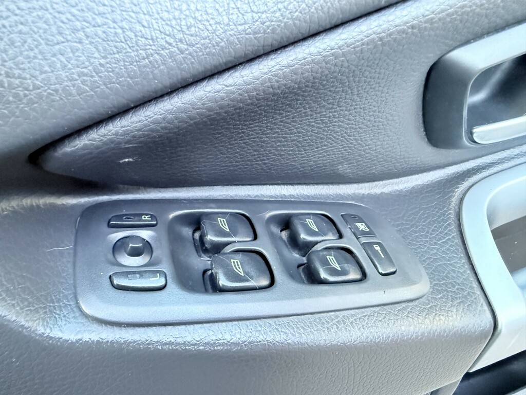 Volvo XC90 Estate Blue #32
