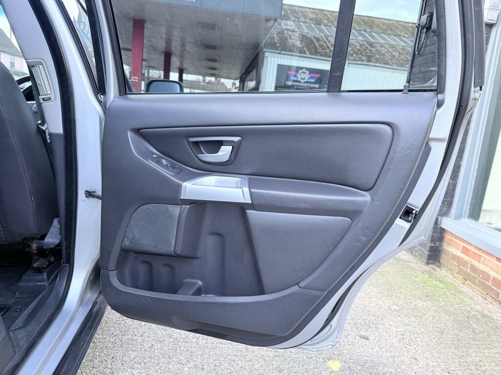 Volvo XC90 Estate Blue #42