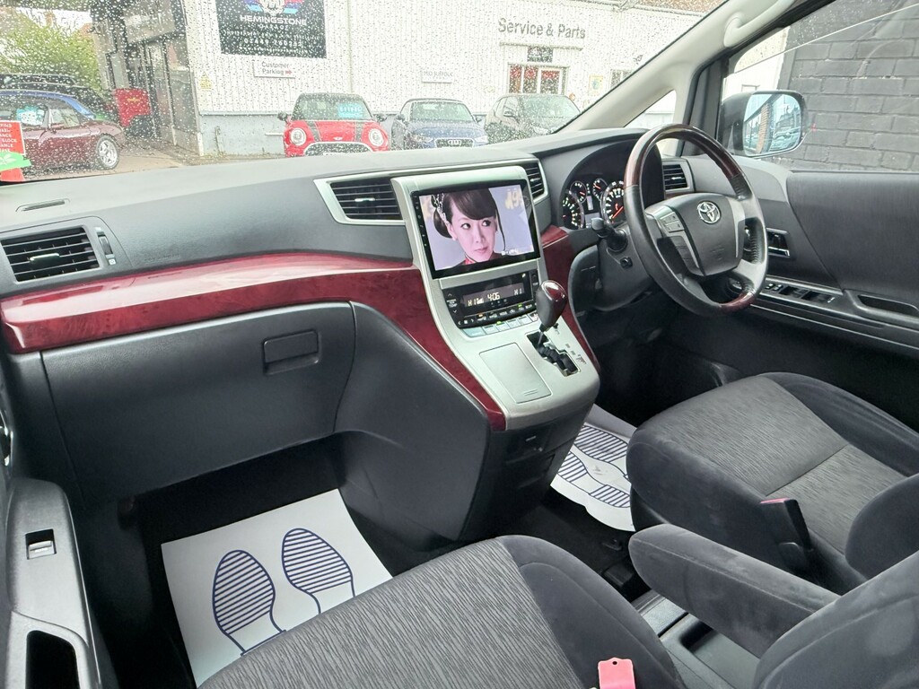 Toyota Alphard Petrol White #61