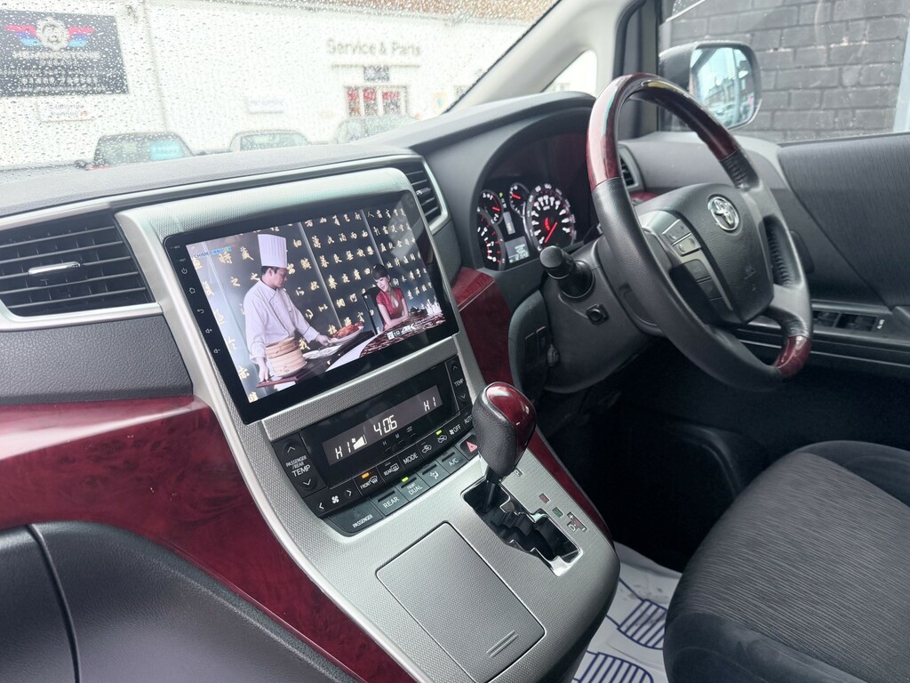 Toyota Alphard Petrol White #64