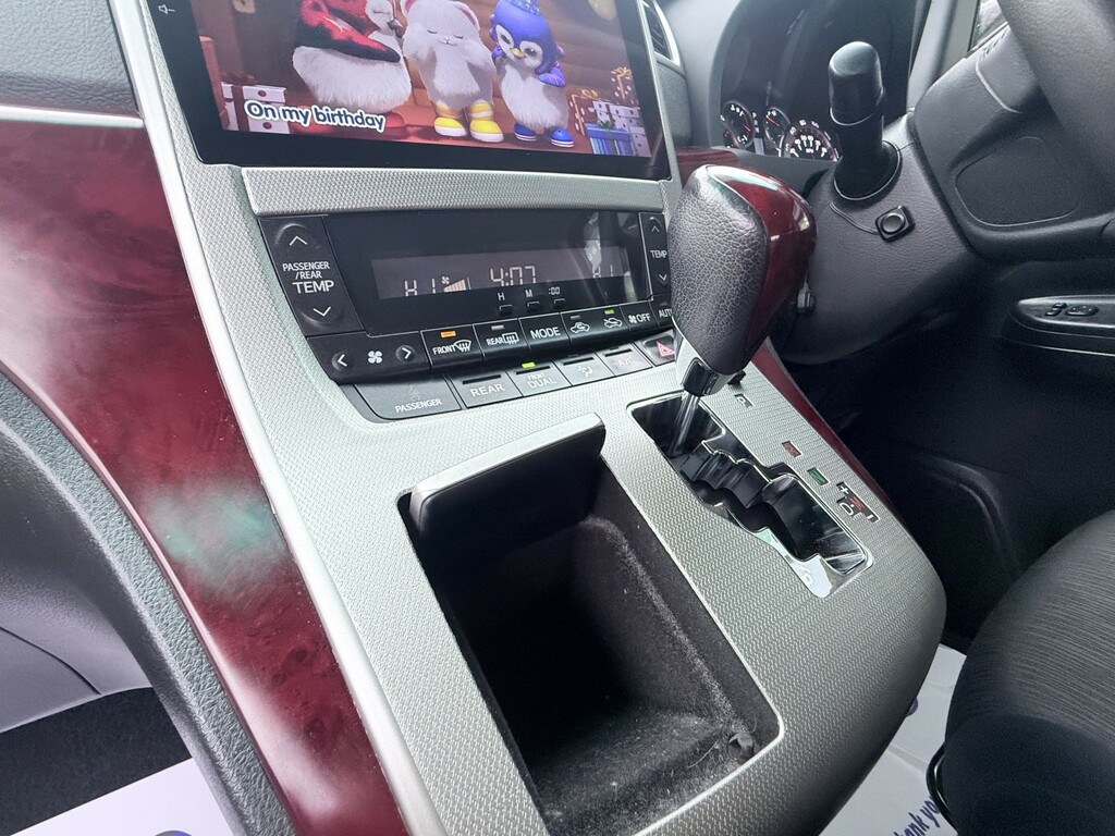 Toyota Alphard Petrol White #68