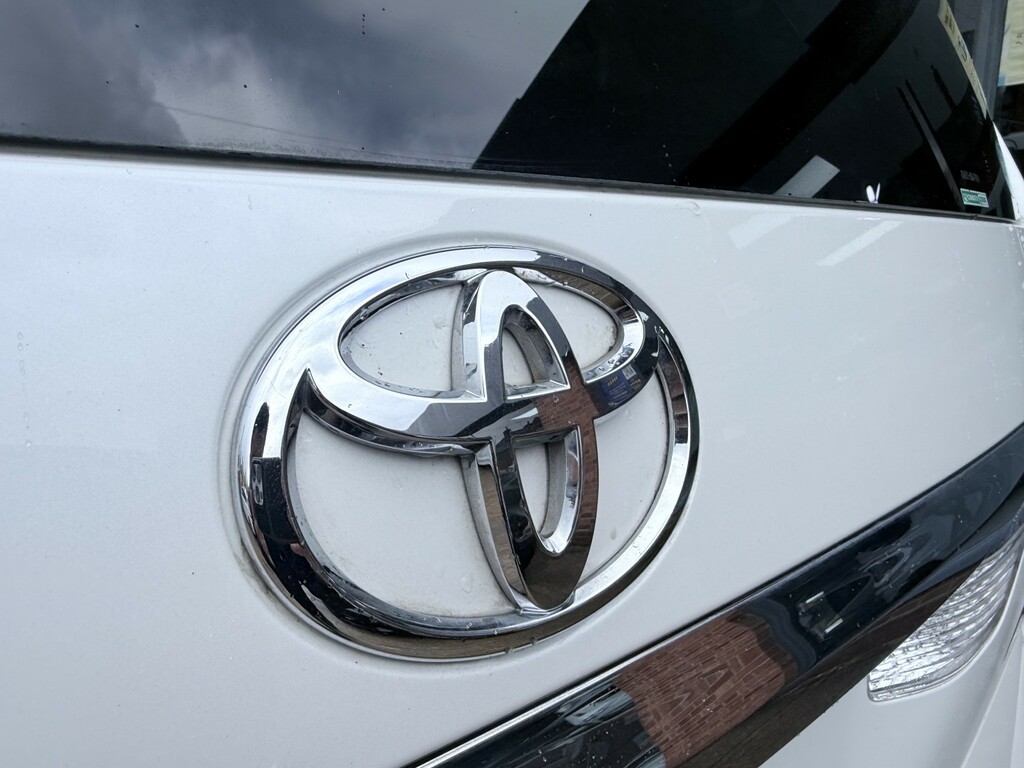 Toyota Alphard Petrol White #14