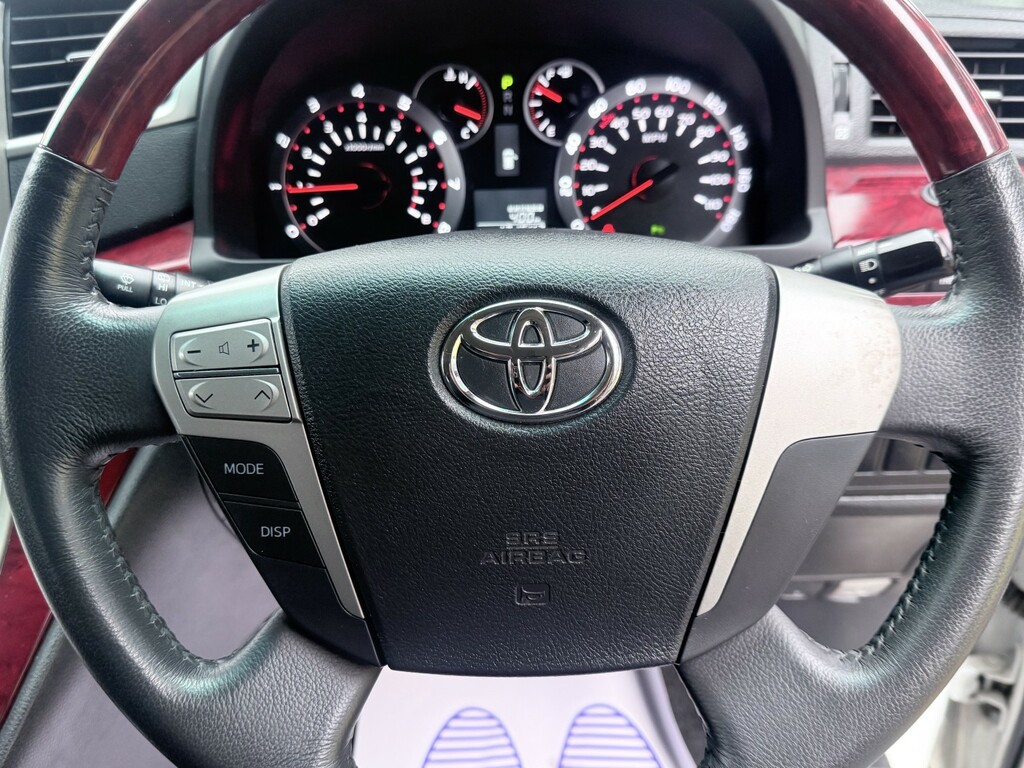 Toyota Alphard Petrol White #40