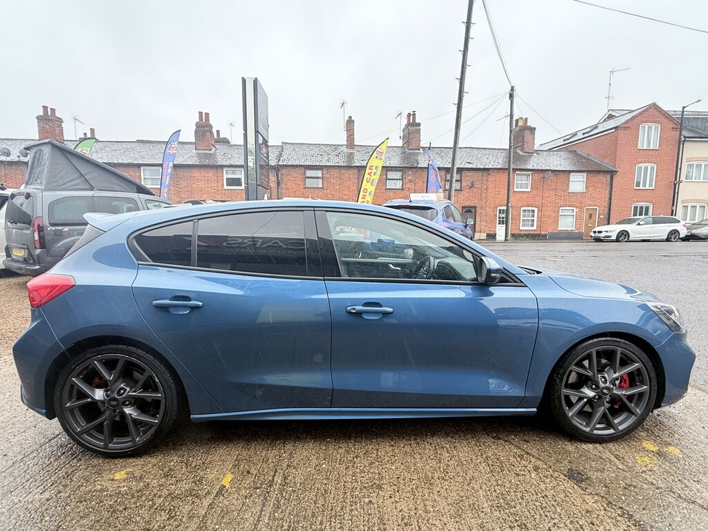 Ford Focus St #13