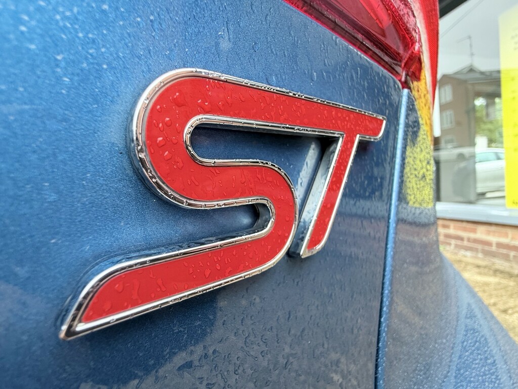 Ford Focus St #18