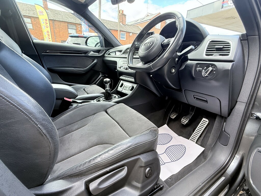 Audi Q3 Tfsi S Line Edition Black #22