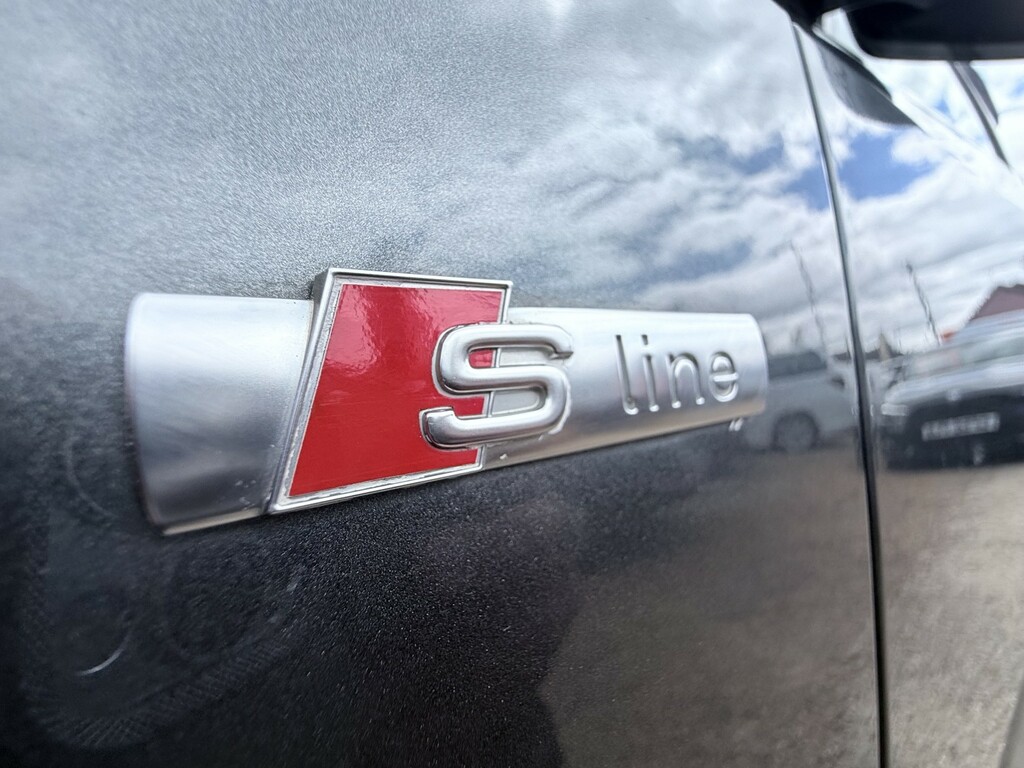 Audi Q3 Tfsi S Line Edition Black #18