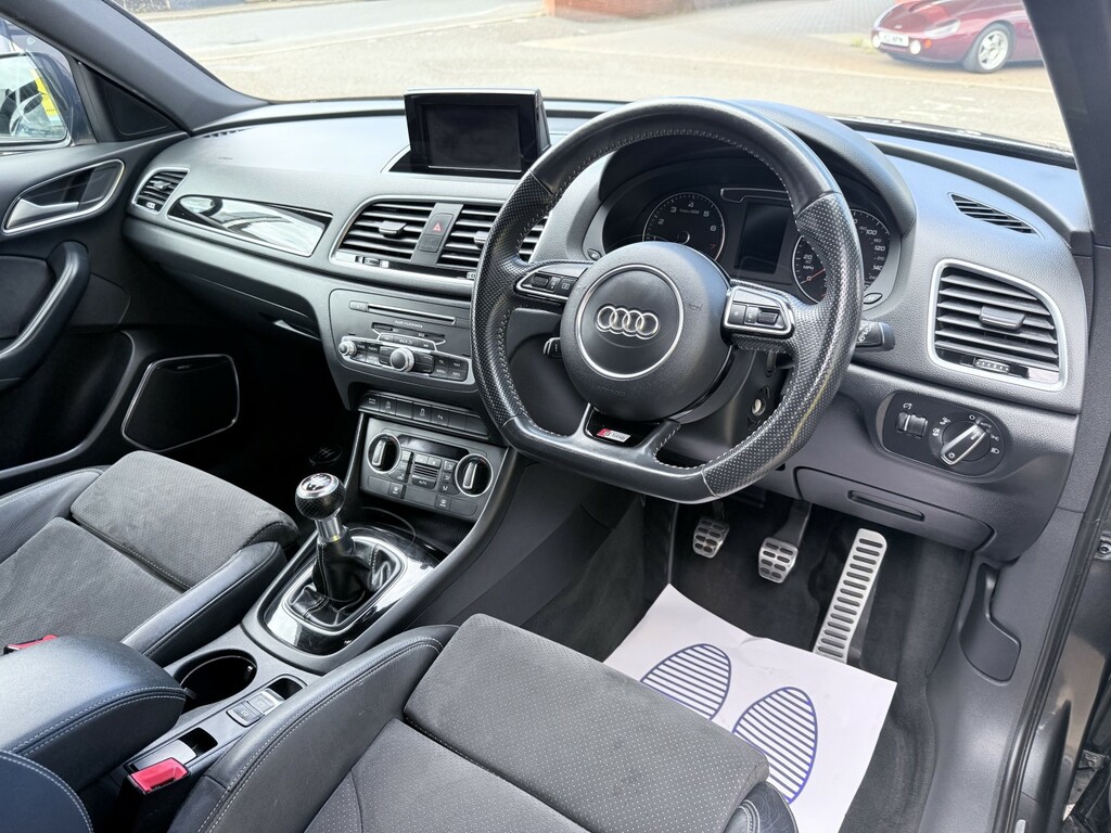 Audi Q3 Tfsi S Line Edition Black #20