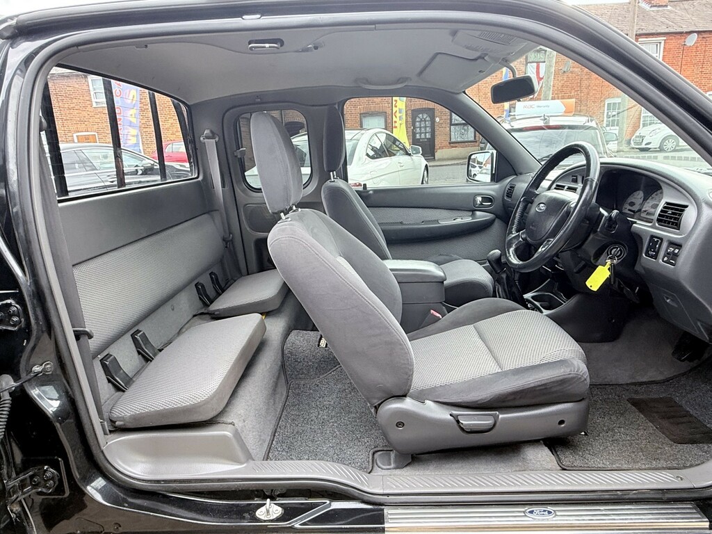 Ford Ranger Xlt 4X4 Silver #42