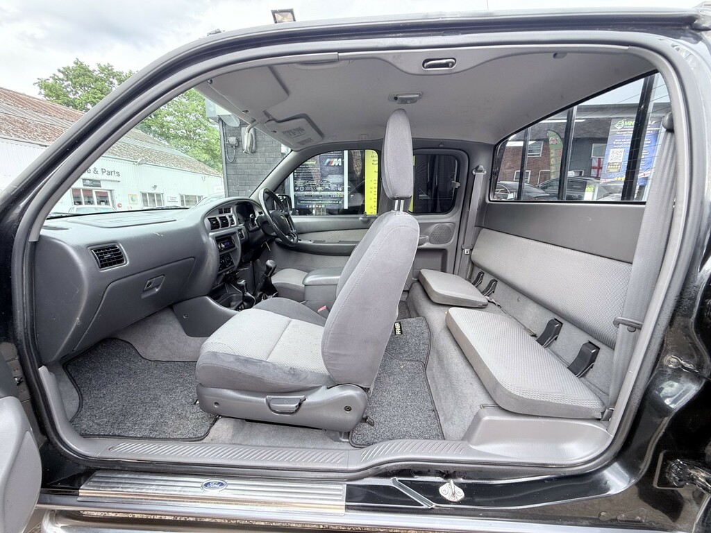 Ford Ranger Xlt 4X4 Silver #54