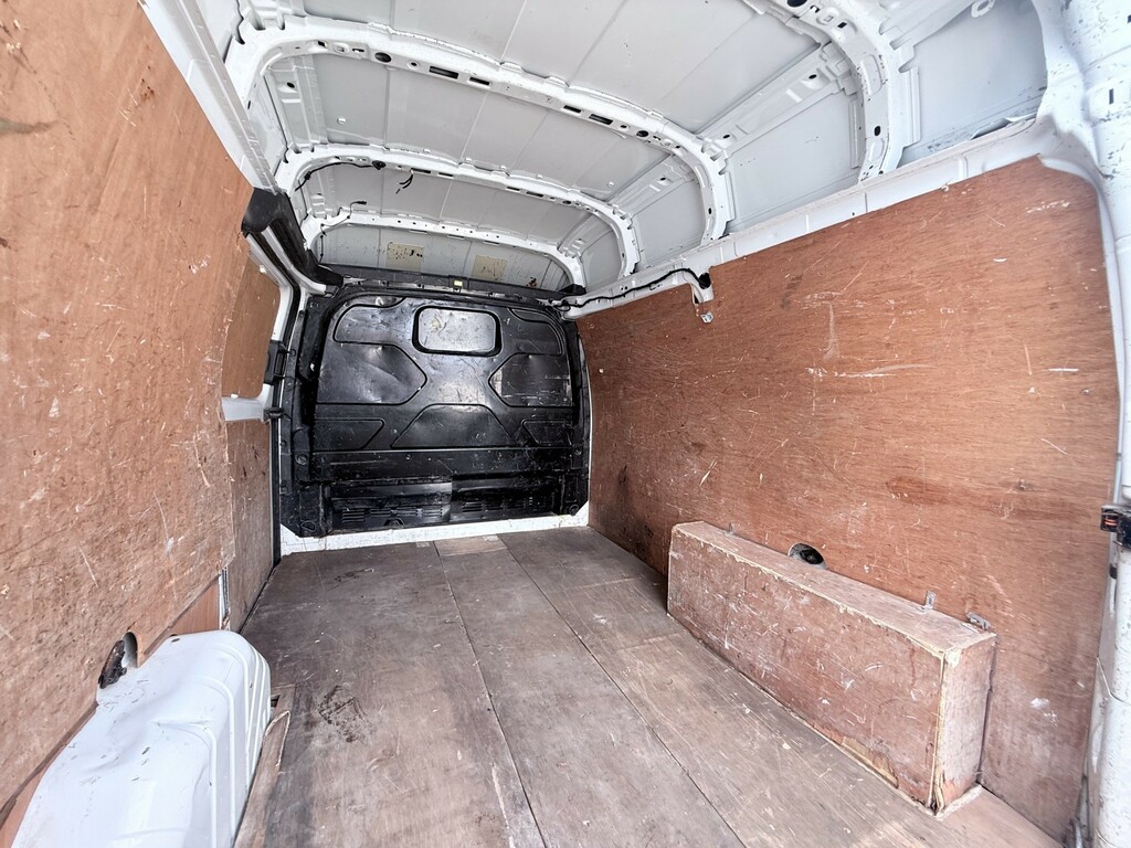 Ford Transit Custom 2.2 350 Rwd 125 Bhp L4 Xlwb Luton Van No Vat White #31