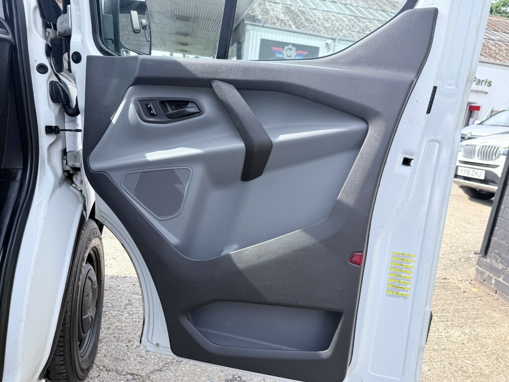 Ford Transit Custom 2.2 350 Rwd 125 Bhp L4 Xlwb Luton Van No Vat White #28