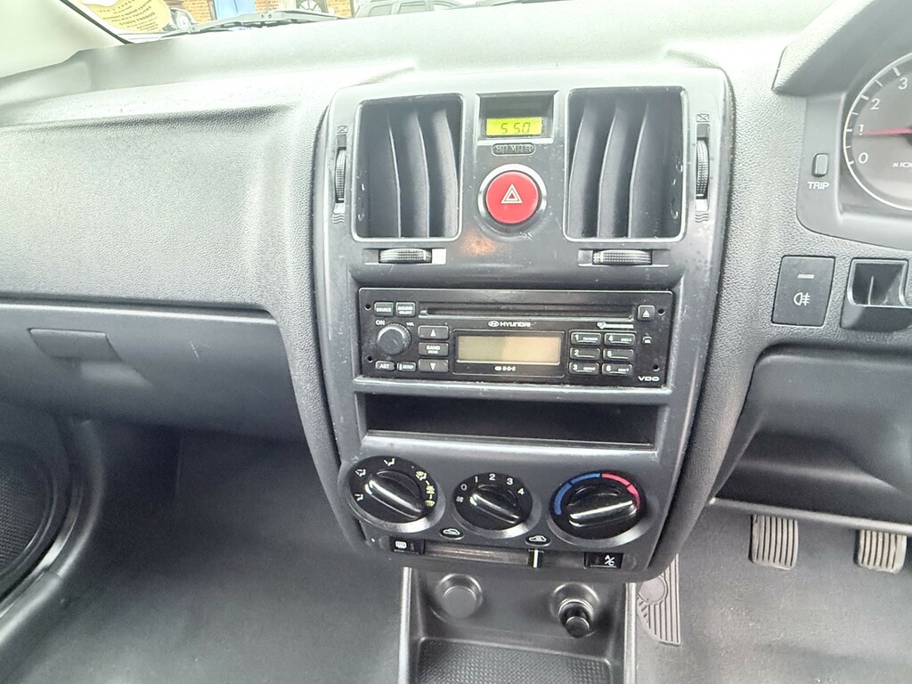 Hyundai Getz 1.1 Cdx Hatchback 130 Gkm, 65 Red #23