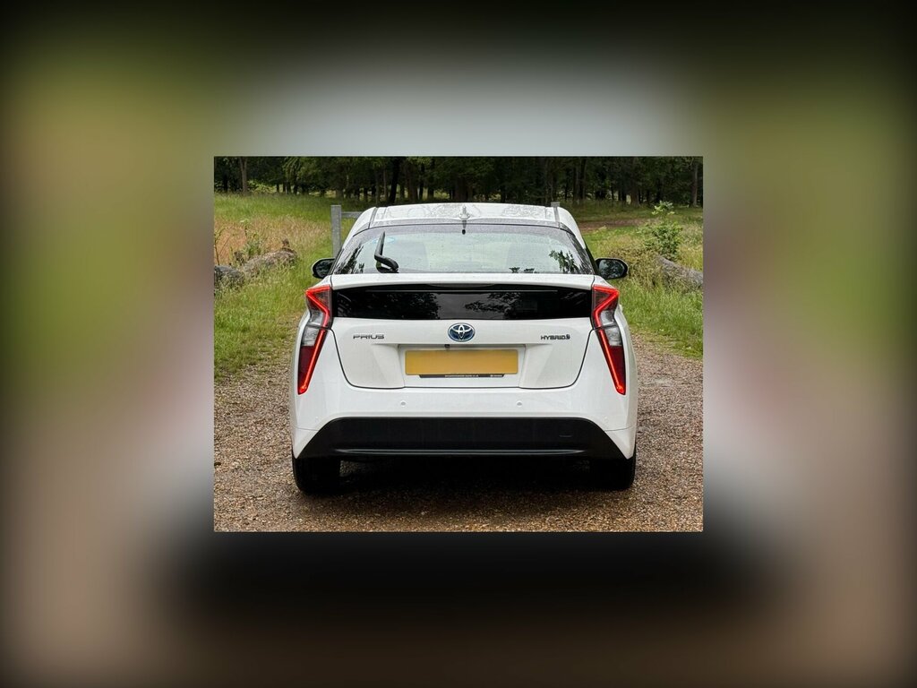 Toyota Prius 1.8 Vvt-h Excel Hatchback Hybrid Cvt Eu White #3