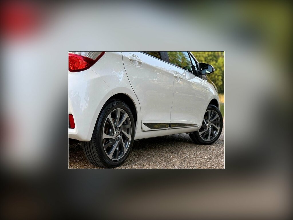 Toyota Yaris 1.5 Vvt-h Y20 Hatchback Hybrid E-cvt Eu White #2