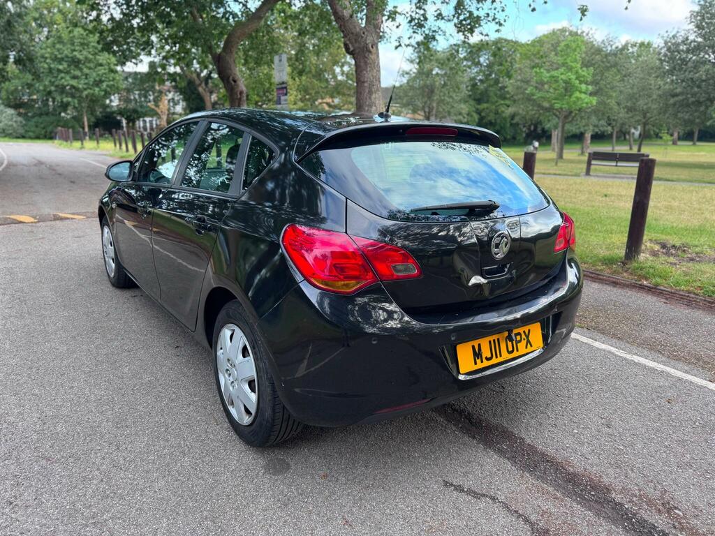 Vauxhall Astra 1.4 16V Exclusiv Euro 5  Black #5
