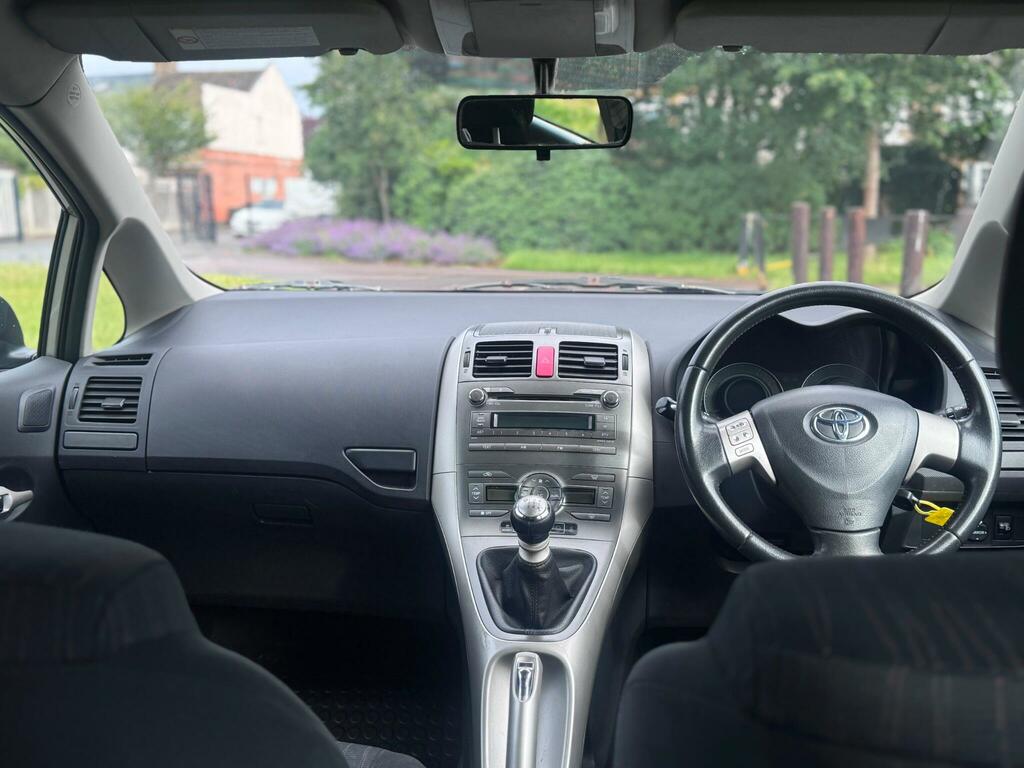 Toyota Auris  Silver #14
