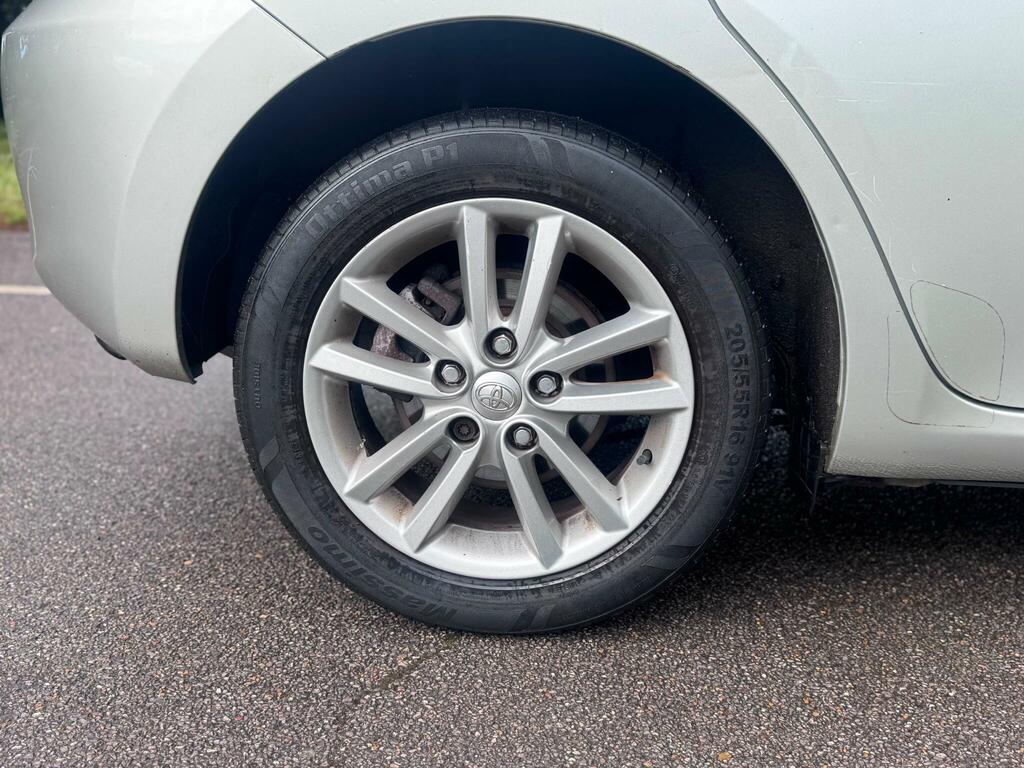 Toyota Auris  Silver #23