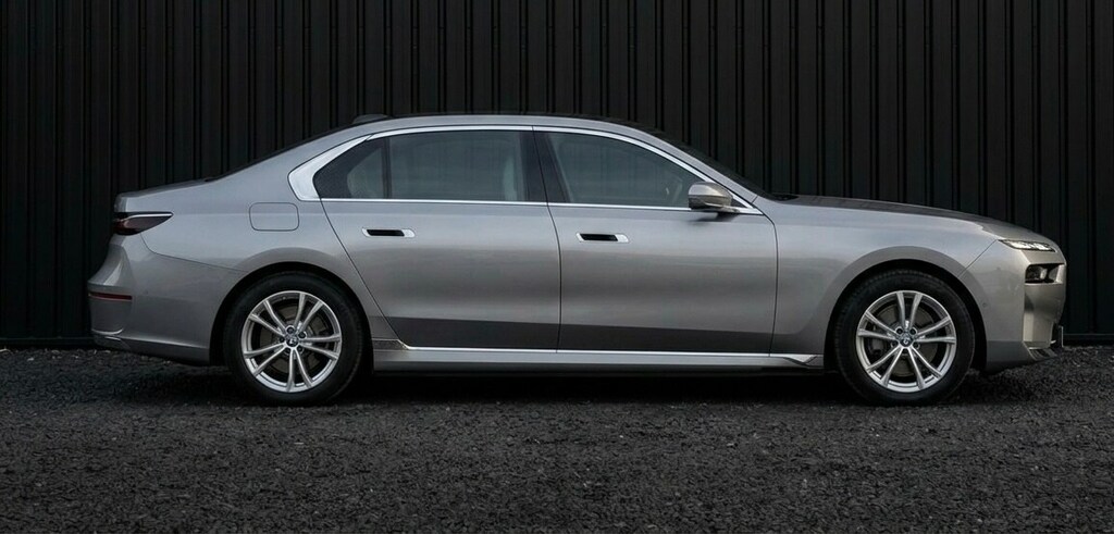 BMW 7 Series 750E Xdrive Excellence Silver #3