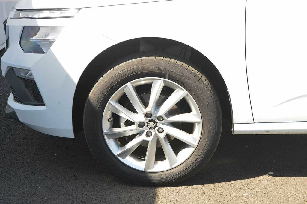 Skoda Kamiq 1.0 Tsi 95 Se Edition DF75ZYL White #5