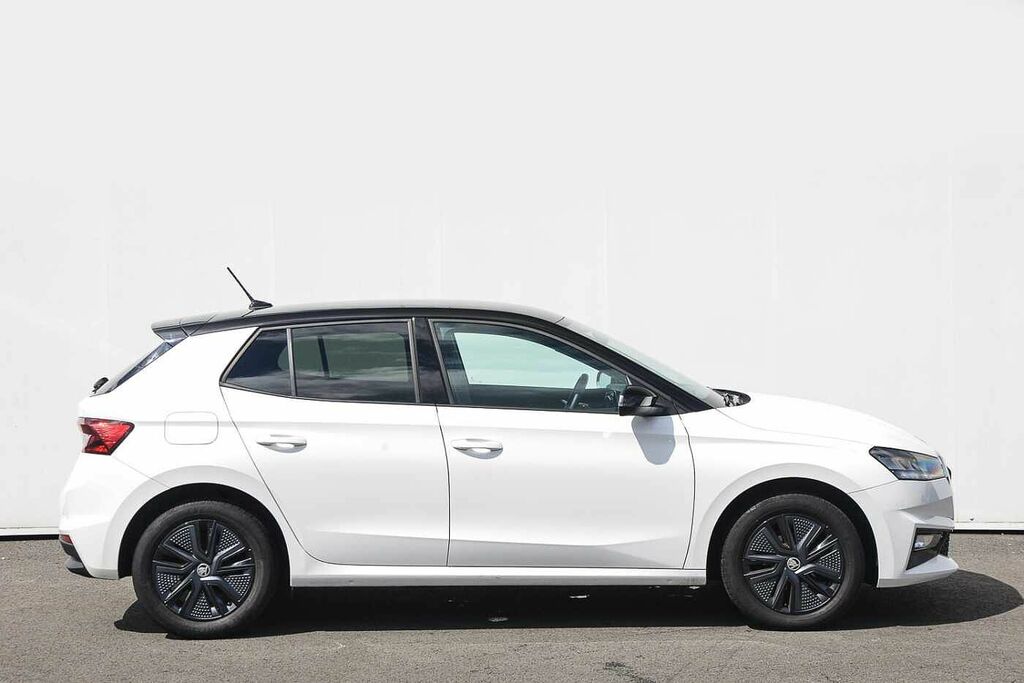Skoda Fabia 1.0 Mpi 80 Colour Edition DF23XUK White #4