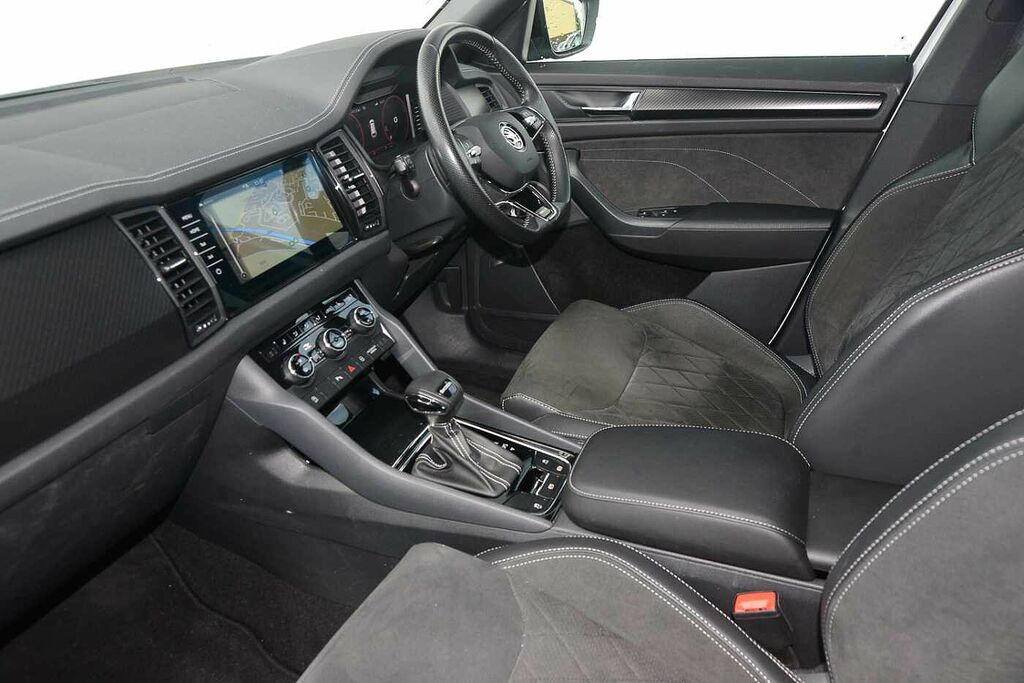 Skoda Kodiaq 1.5 Tsi Sport Line Dsg 7 Seat DA24UUM White #2