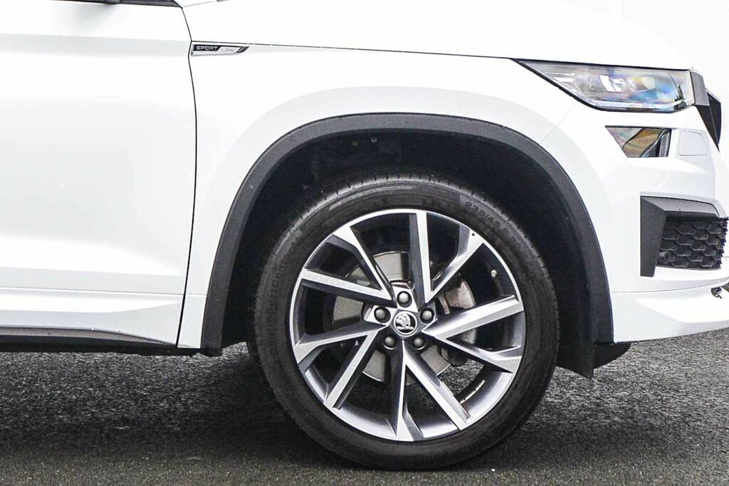 Skoda Kodiaq 1.5 Tsi Sport Line Dsg 7 Seat DA24UUM White #5
