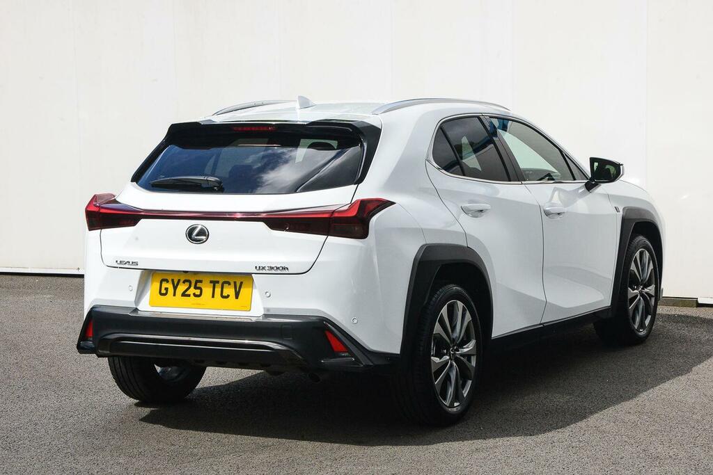 Lexus UX 300H 2.0 F-sport Design Cvt GY25TCV White #6