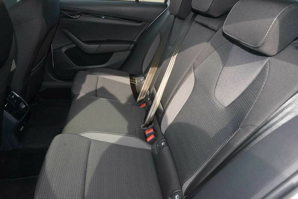 Skoda Octavia Hatch First Edition 1.5 Tsi E-tec 150 Ps Dsg Grey #8